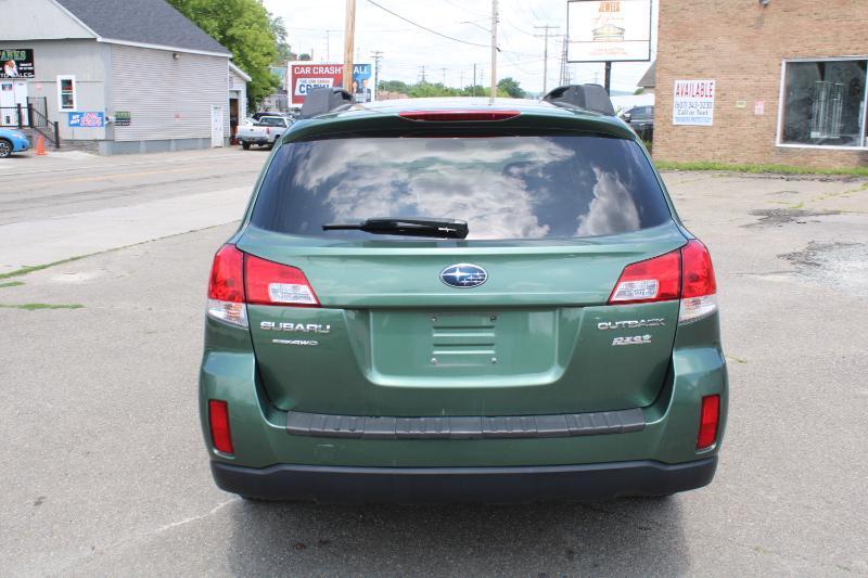 Subaru Outback 2.5i Premium 2013