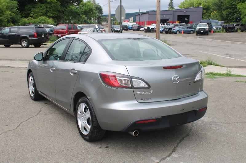 Mazda MAZDA3 i Touring 4-door 2010