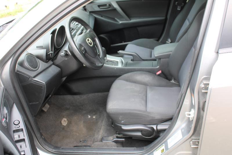 Mazda MAZDA3 i Touring 4-door 2010