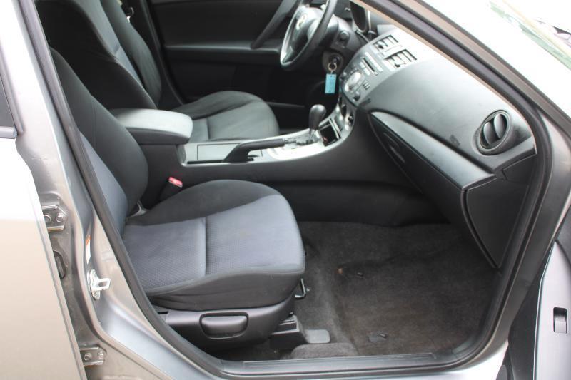 Mazda MAZDA3 i Touring 4-door 2010