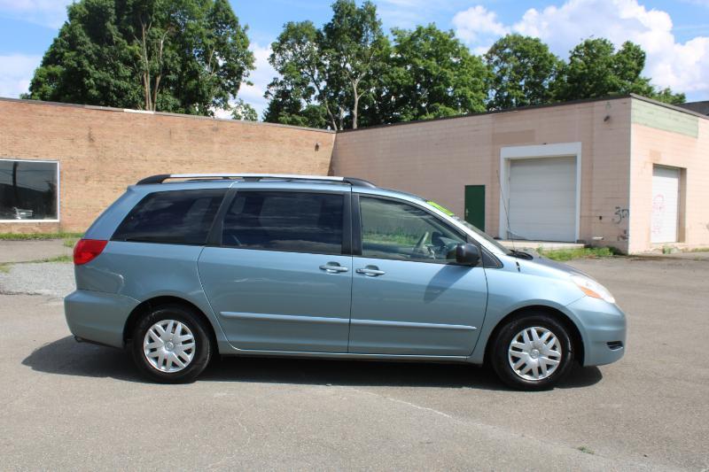 Toyota Sienna LE FWD 8-Passenger Seating 2008