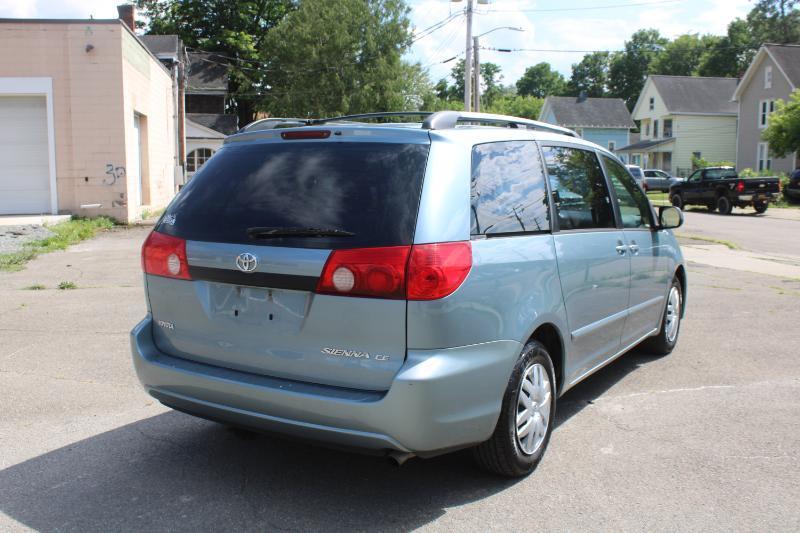Toyota Sienna LE FWD 8-Passenger Seating 2008