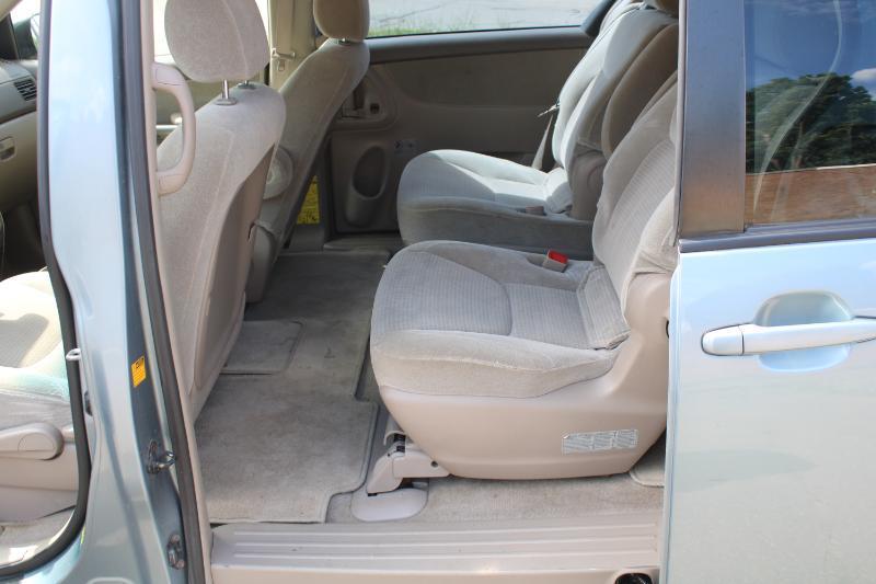 Toyota Sienna LE FWD 8-Passenger Seating 2008