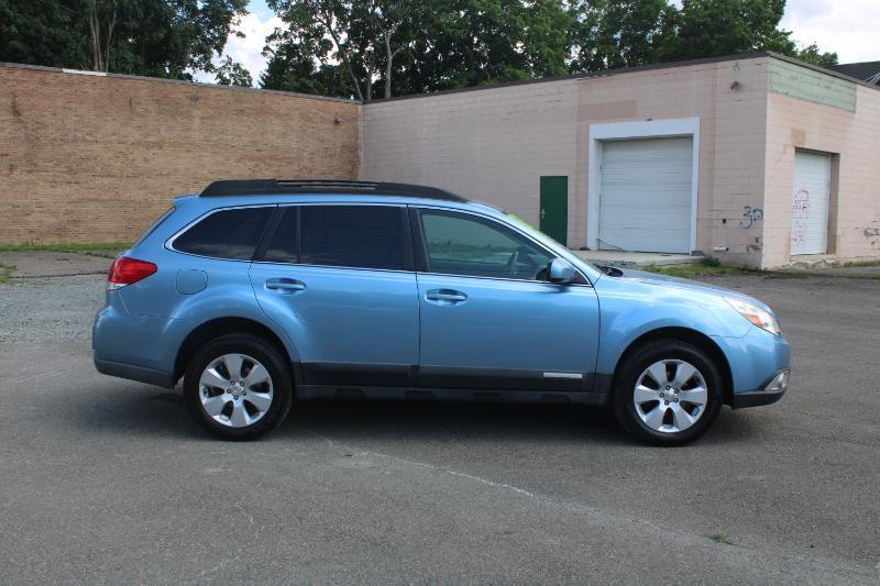 Subaru Outback 2.5i Premium 2011