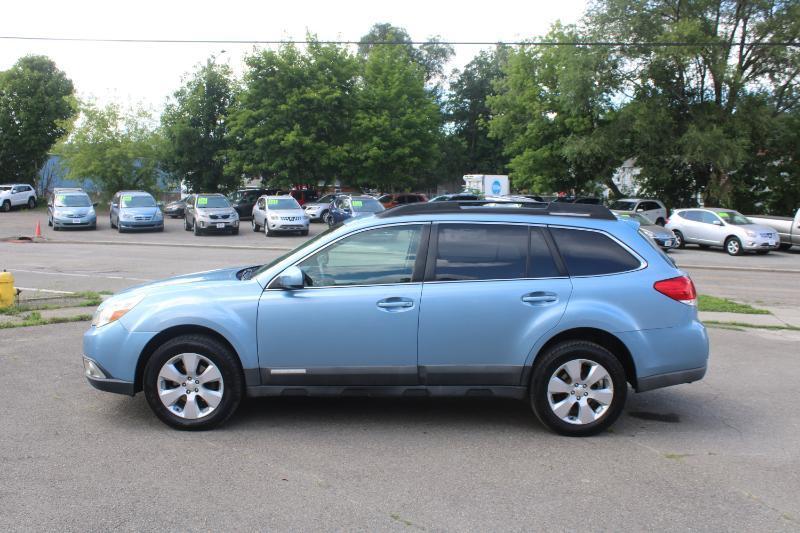 Subaru Outback 2.5i Premium 2011