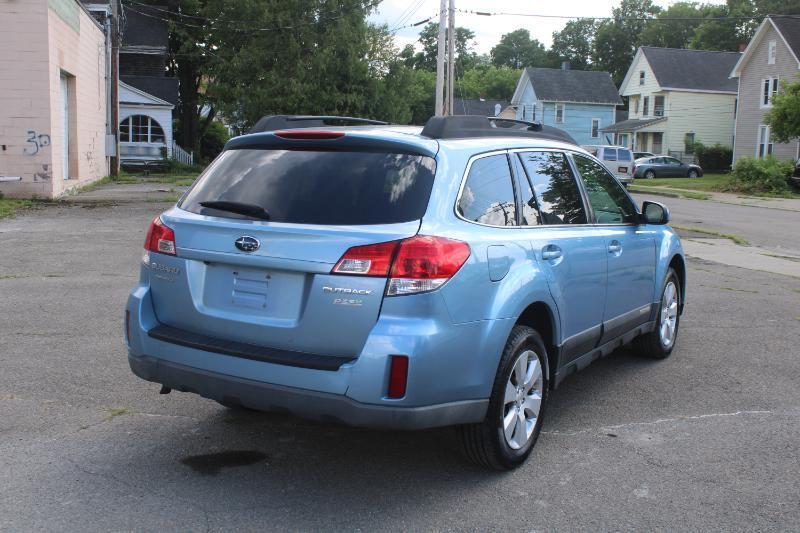 Subaru Outback 2.5i Premium 2011