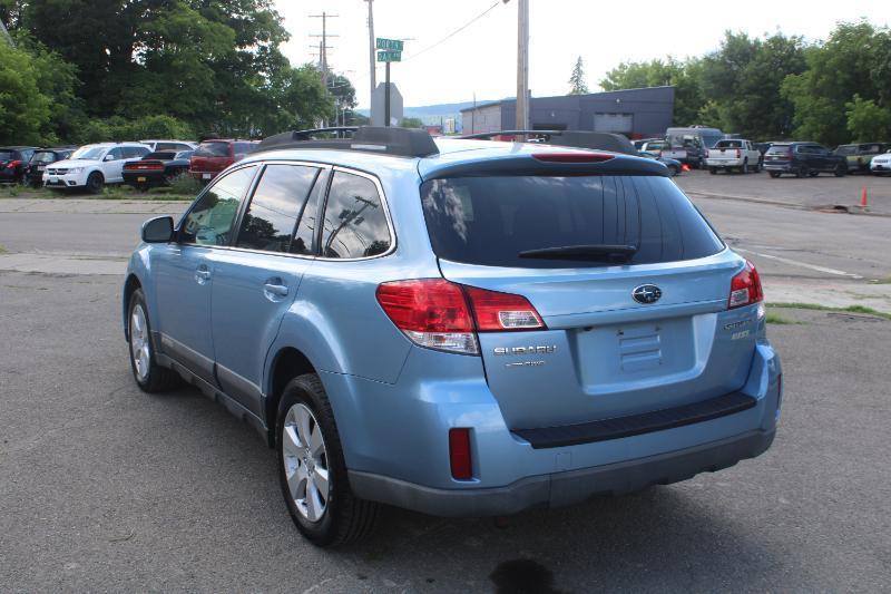 Subaru Outback 2.5i Premium 2011