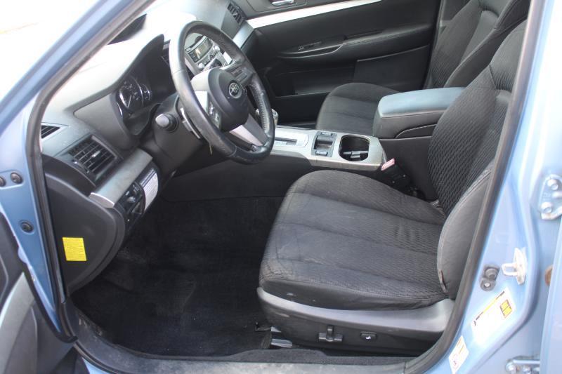 Subaru Outback 2.5i Premium 2011