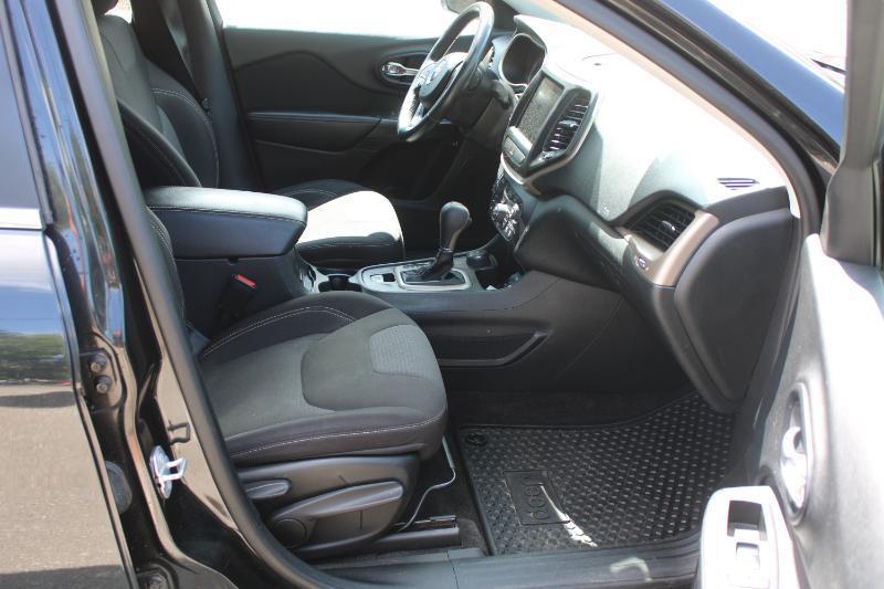 Jeep Cherokee Latitude 4WD 2015