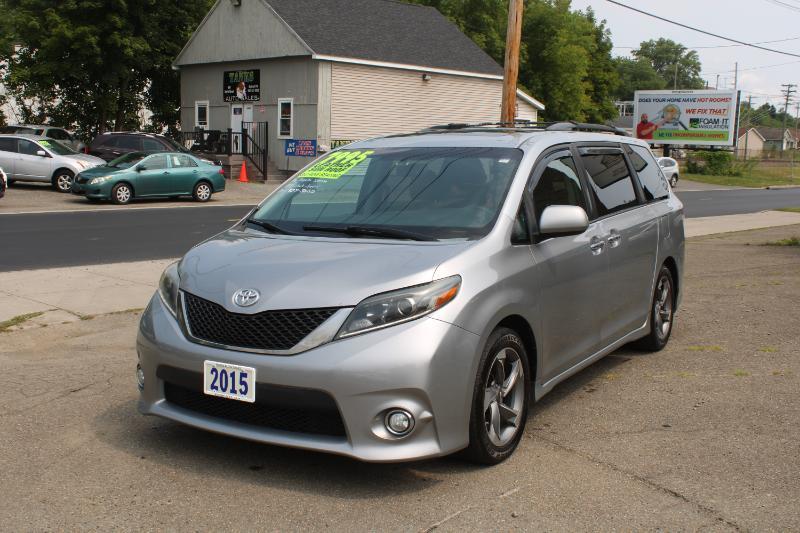 Toyota Sienna SE FWD 8-Passenger V6 2015