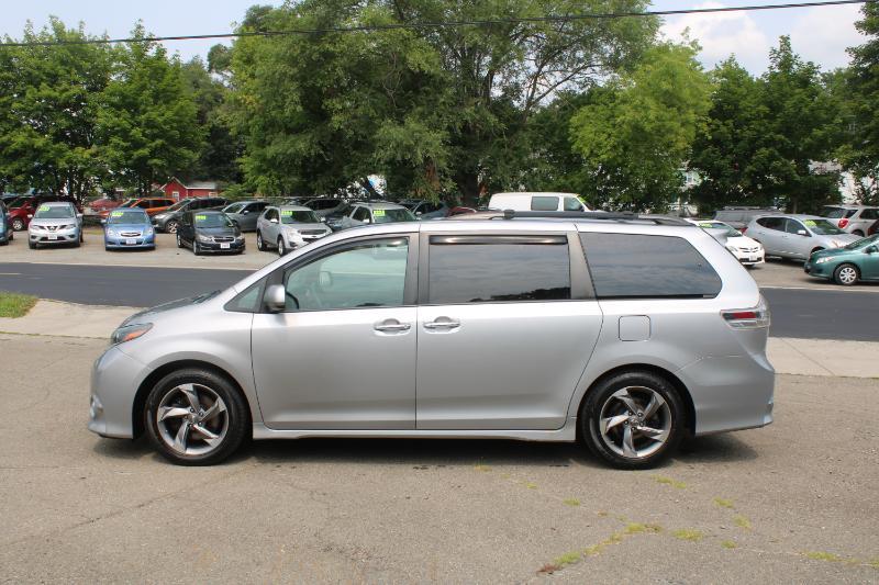 Toyota Sienna SE FWD 8-Passenger V6 2015