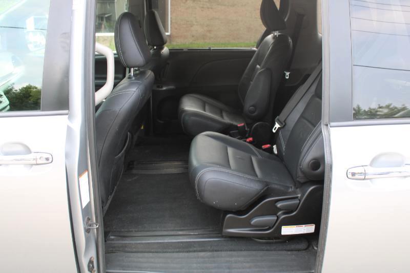 Toyota Sienna SE FWD 8-Passenger V6 2015