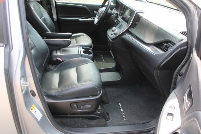 Toyota Sienna SE FWD 8-Passenger V6 2015