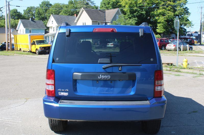 Jeep Liberty Sport 4WD 2009
