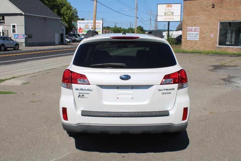 Subaru Outback 2.5i Limited 2011