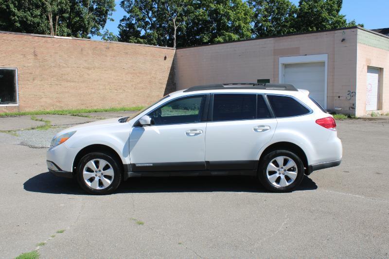Subaru Outback 2.5i Limited 2011