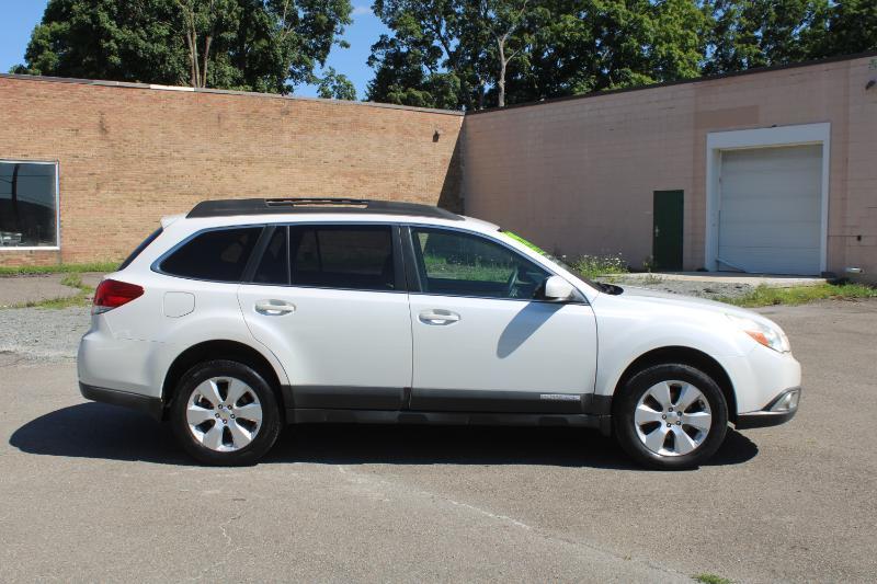 Subaru Outback 2.5i Limited 2011