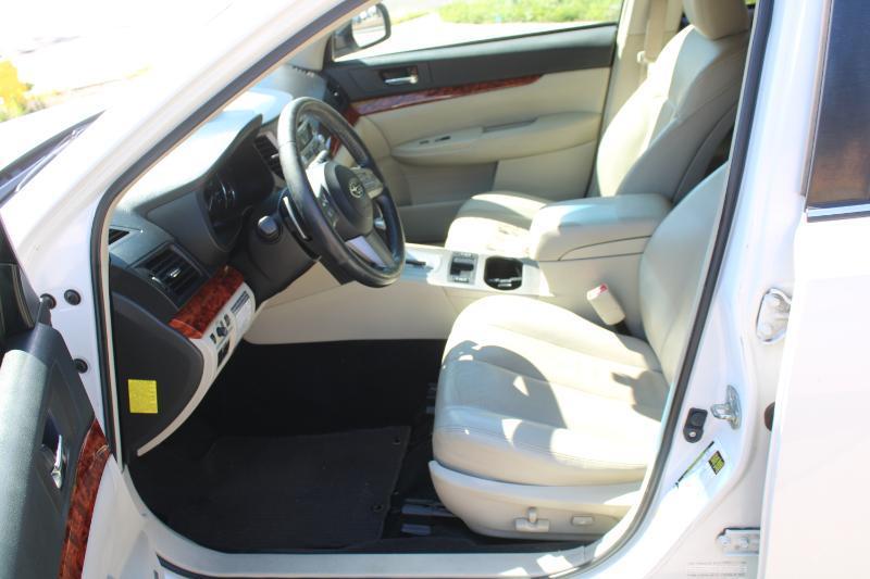 Subaru Outback 2.5i Limited 2011