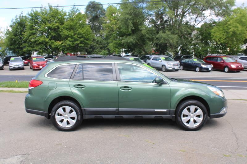 Subaru Outback 2.5i Premium 2011