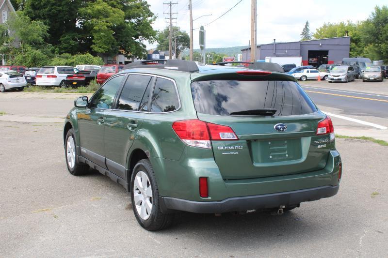 Subaru Outback 2.5i Premium 2011