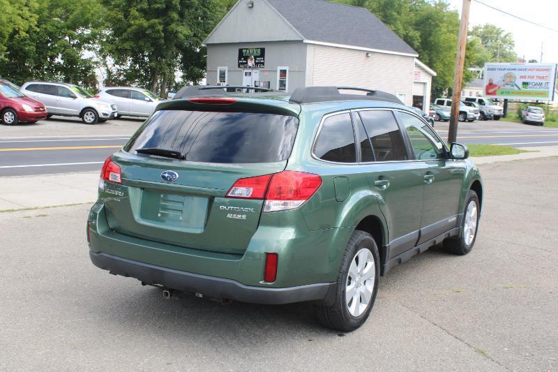 Subaru Outback 2.5i Premium 2011