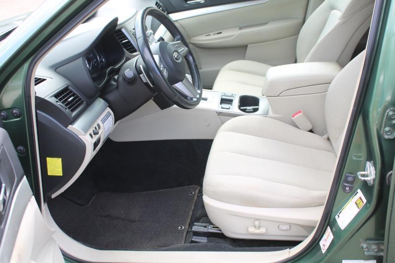 Subaru Outback 2.5i Premium 2011