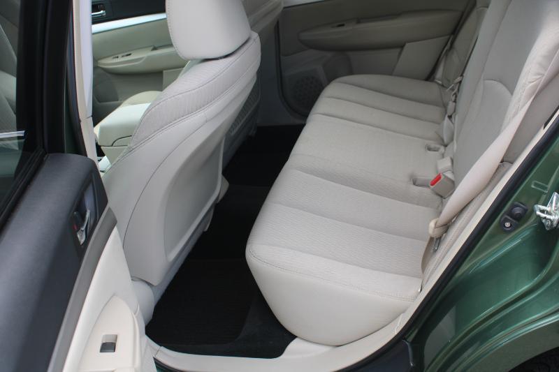 Subaru Outback 2.5i Premium 2011
