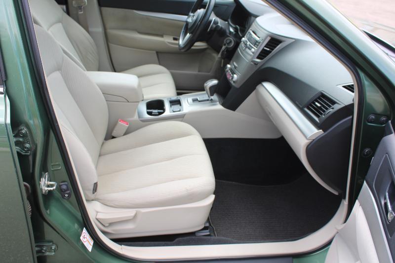 Subaru Outback 2.5i Premium 2011