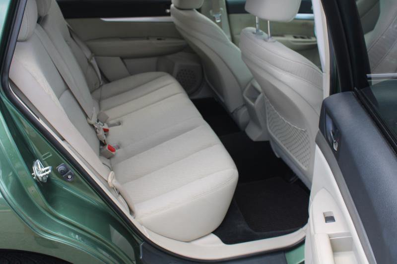 Subaru Outback 2.5i Premium 2011
