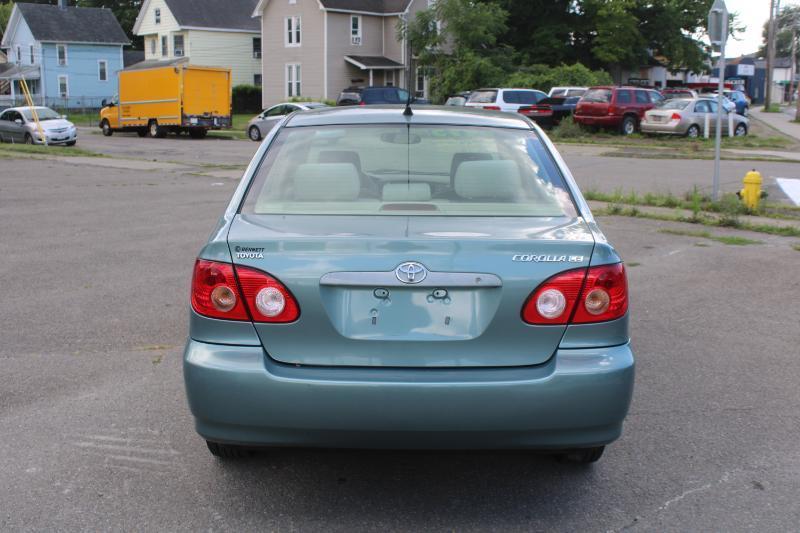 Toyota Corolla LE 2006