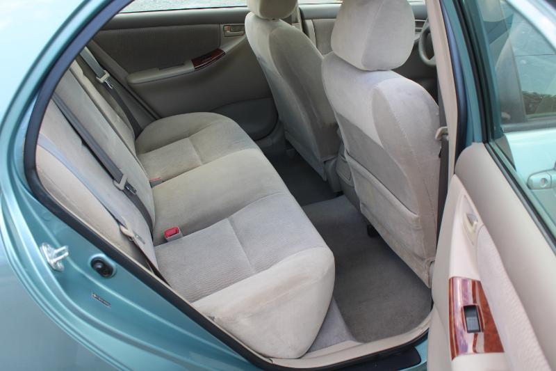 Toyota Corolla LE 2006