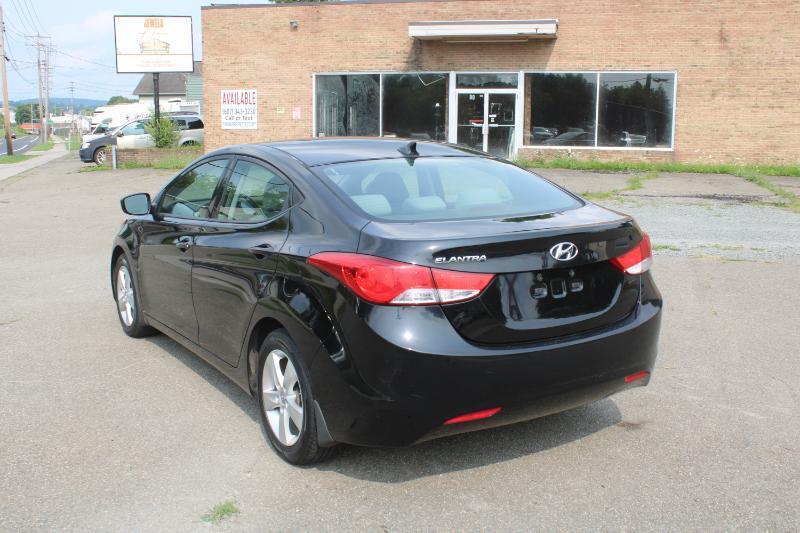 Hyundai Elantra GLS A/T 2013