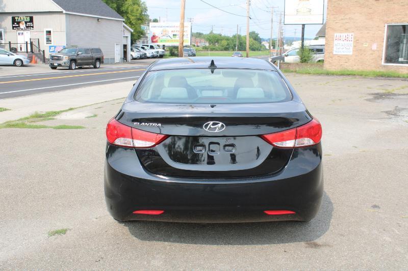Hyundai Elantra GLS A/T 2013