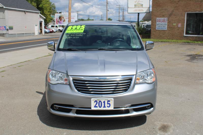 Chrysler Town & Country Touring-L 2015