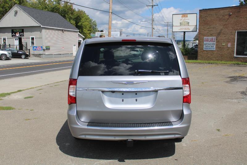 Chrysler Town & Country Touring-L 2015