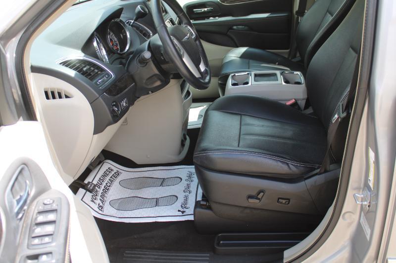 Chrysler Town & Country Touring-L 2015