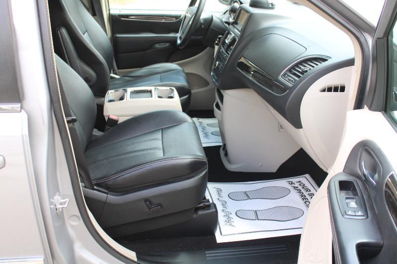 Chrysler Town & Country Touring-L 2015