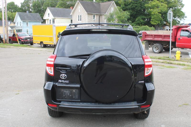 Toyota RAV4 Base I4 4WD 2012