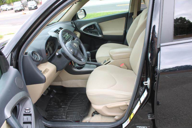 Toyota RAV4 Base I4 4WD 2012
