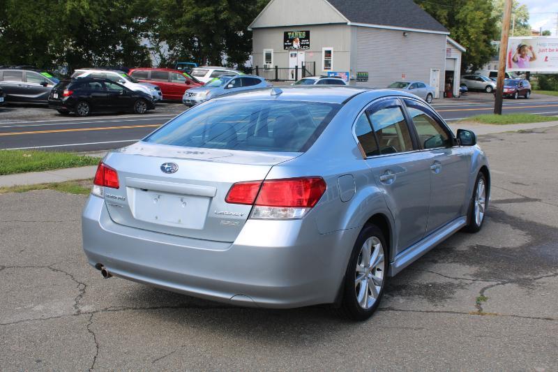 Subaru Legacy 2.5i Limited 2013