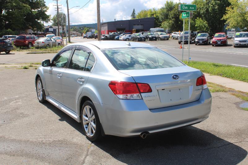 Subaru Legacy 2.5i Limited 2013