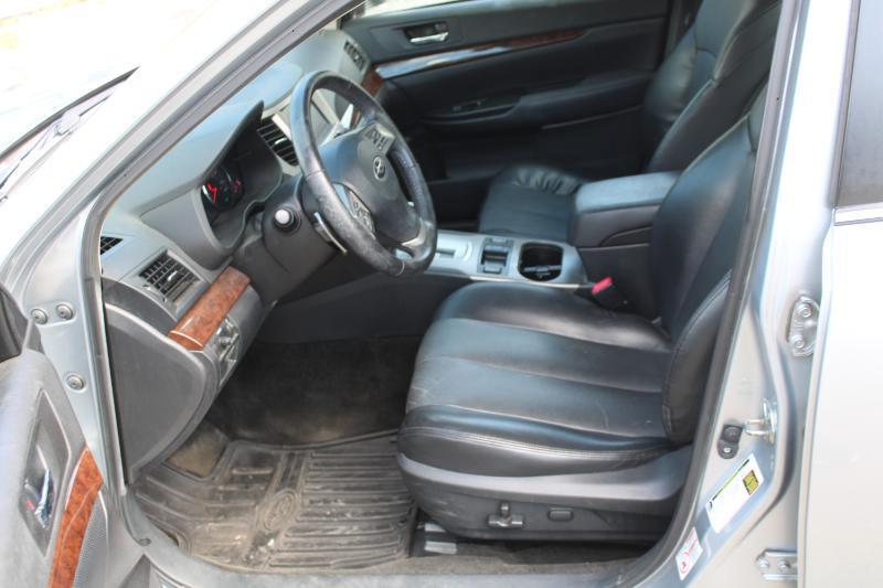 Subaru Legacy 2.5i Limited 2013