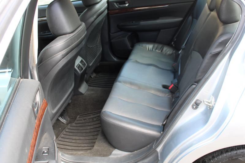 Subaru Legacy 2.5i Limited 2013