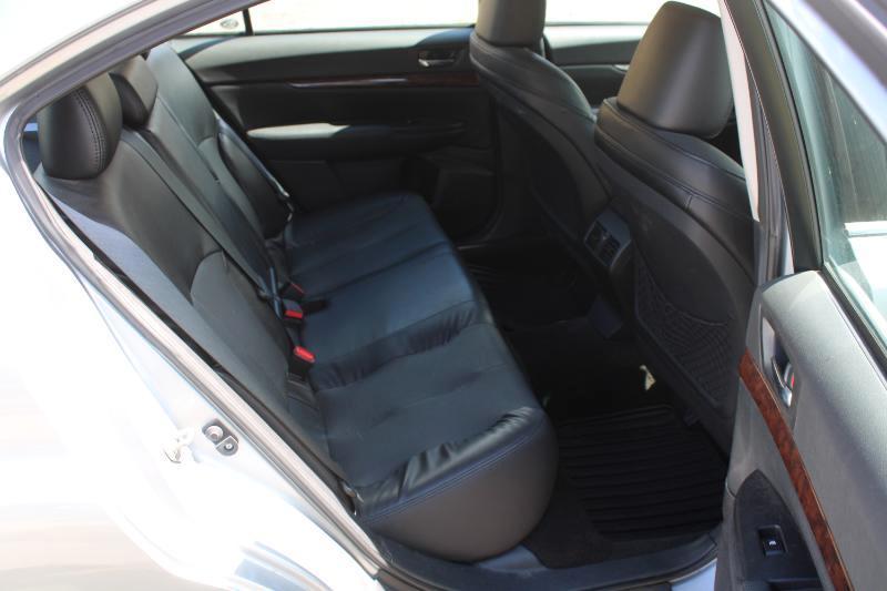 Subaru Legacy 2.5i Limited 2013