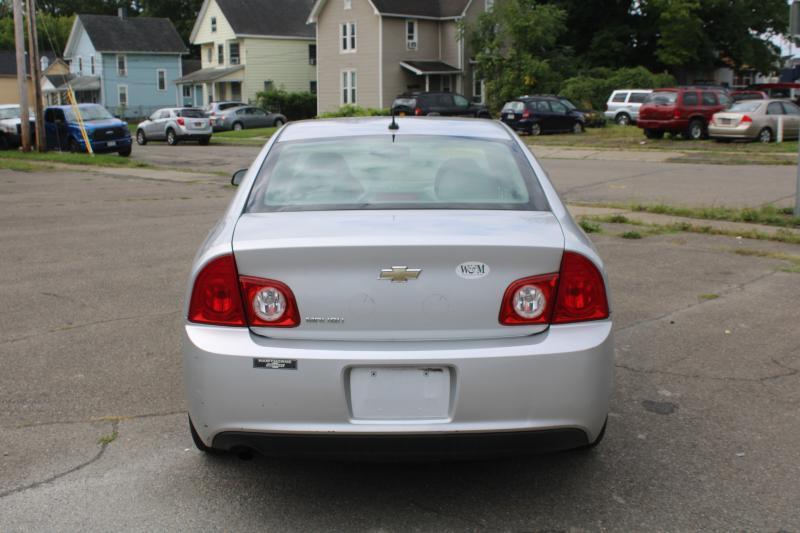 Chevrolet Malibu LS 2011