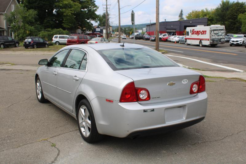 Chevrolet Malibu LS 2011