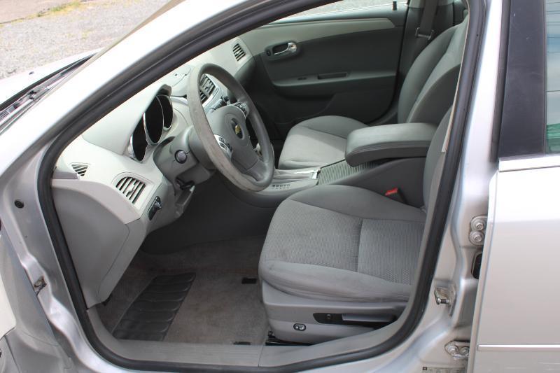 Chevrolet Malibu LS 2011