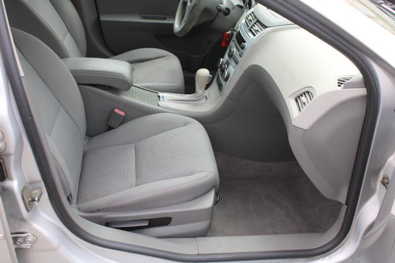 Chevrolet Malibu LS 2011