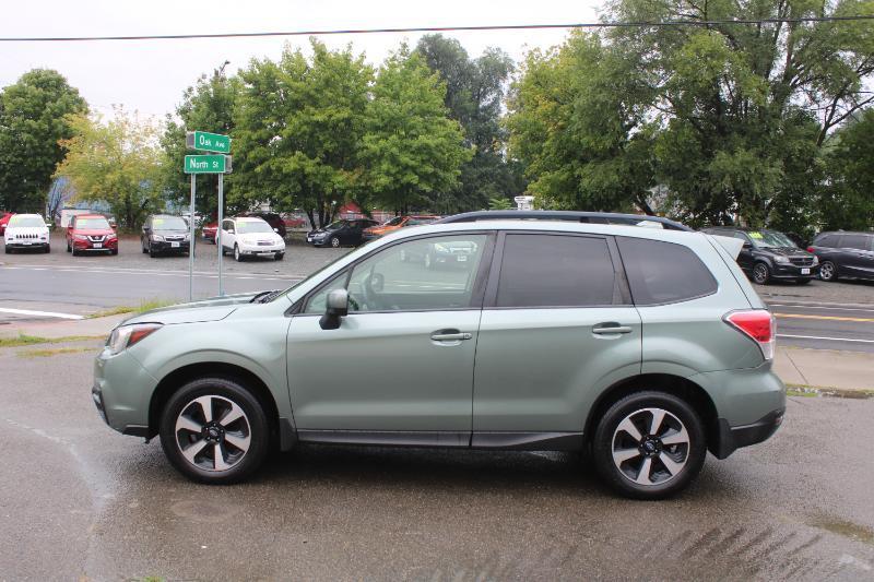 Subaru Forester 2.5i Premium PZEV CVT 2017