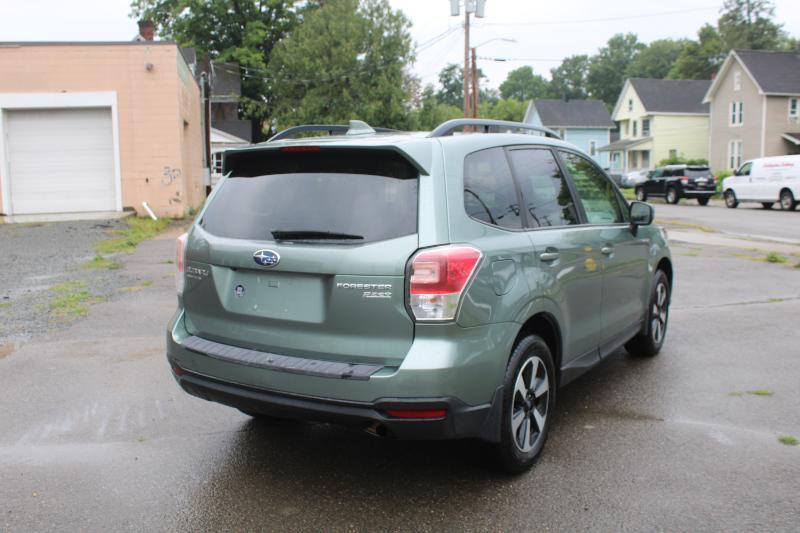Subaru Forester 2.5i Premium PZEV CVT 2017